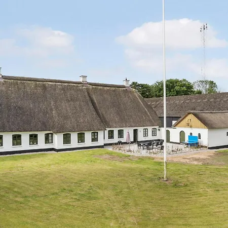 Six-bedroom In
