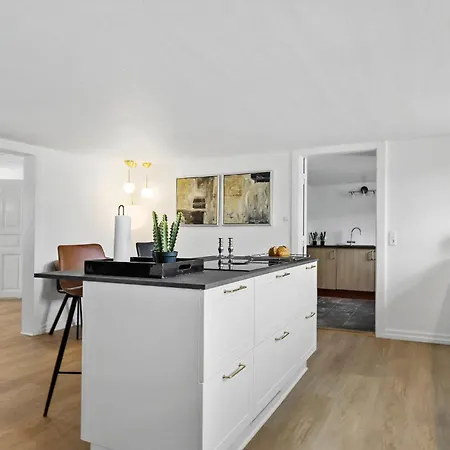 Six-bedroom In Hébergement de vacances *