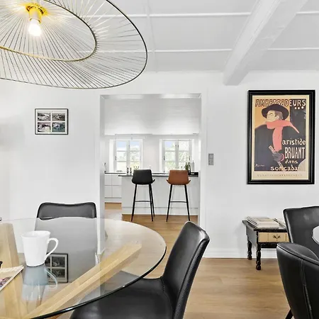 Six-bedroom In