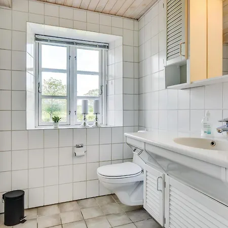 Six-bedroom In