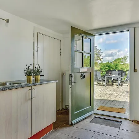 Six-bedroom In
