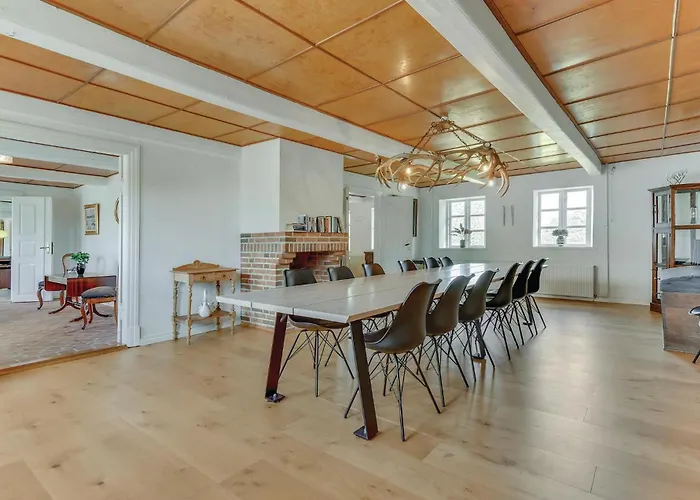 Six-bedroom In