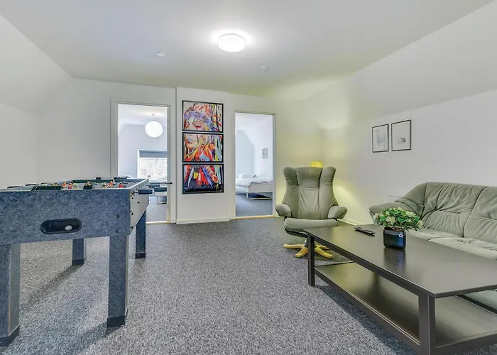 Six-bedroom In Hébergement de vacances Haderslev