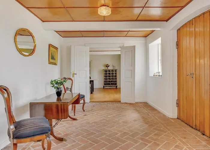 Six-bedroom In *