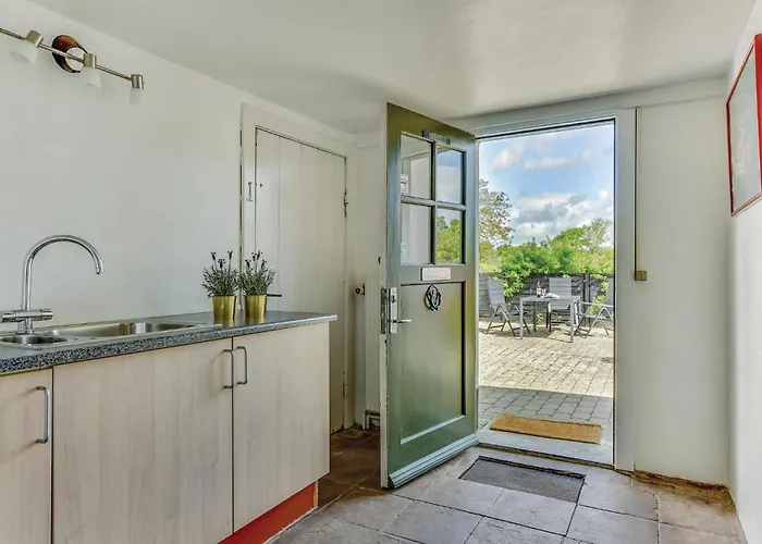 Six-bedroom In